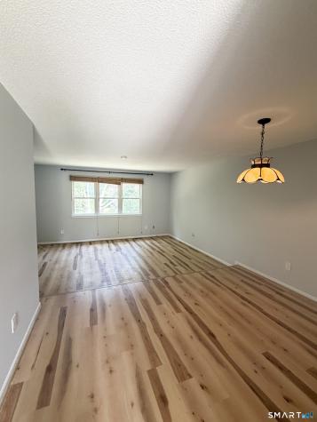 142 East Gate Lane Hamden CT 06514