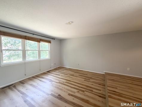 142 East Gate Lane Hamden CT 06514