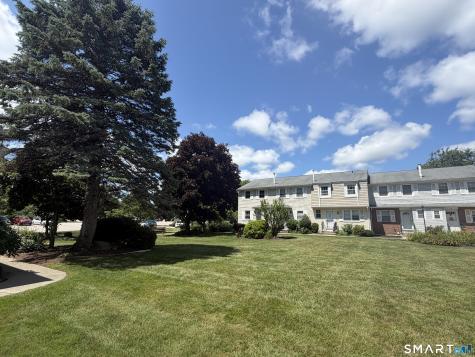 142 East Gate Lane Hamden CT 06514