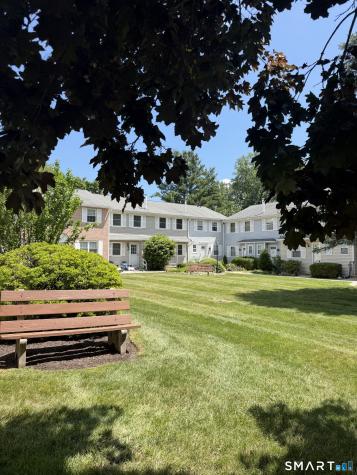 142 East Gate Lane Hamden CT 06514