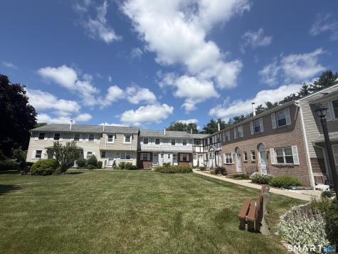 142 East Gate Lane Hamden CT 06514