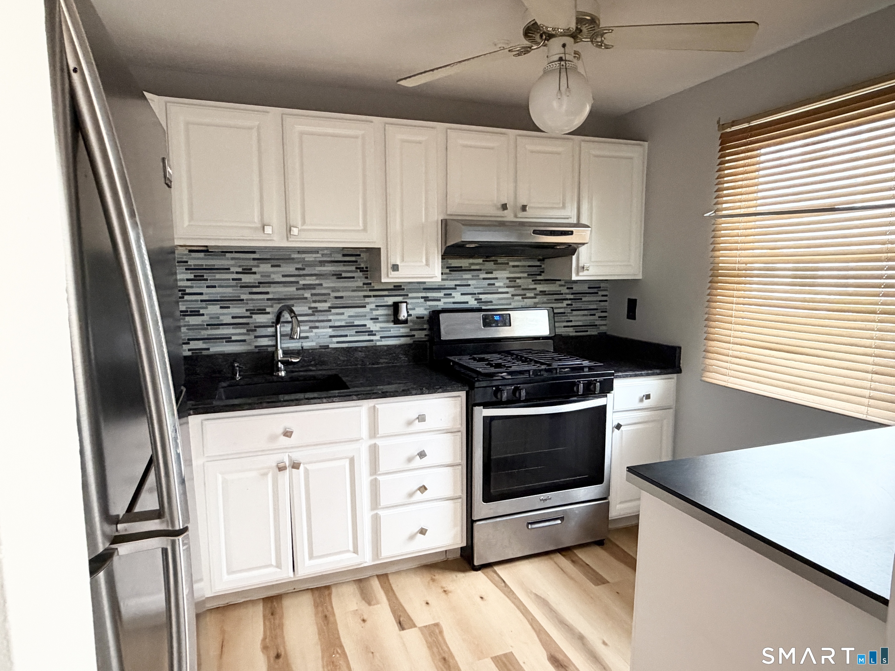 142 East Gate Lane Hamden CT 06514