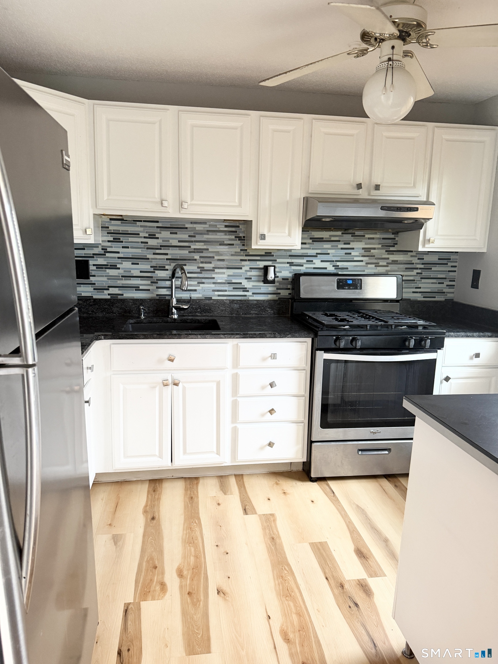 142 East Gate Lane Hamden CT 06514