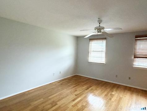 142 East Gate Lane Hamden CT 06514