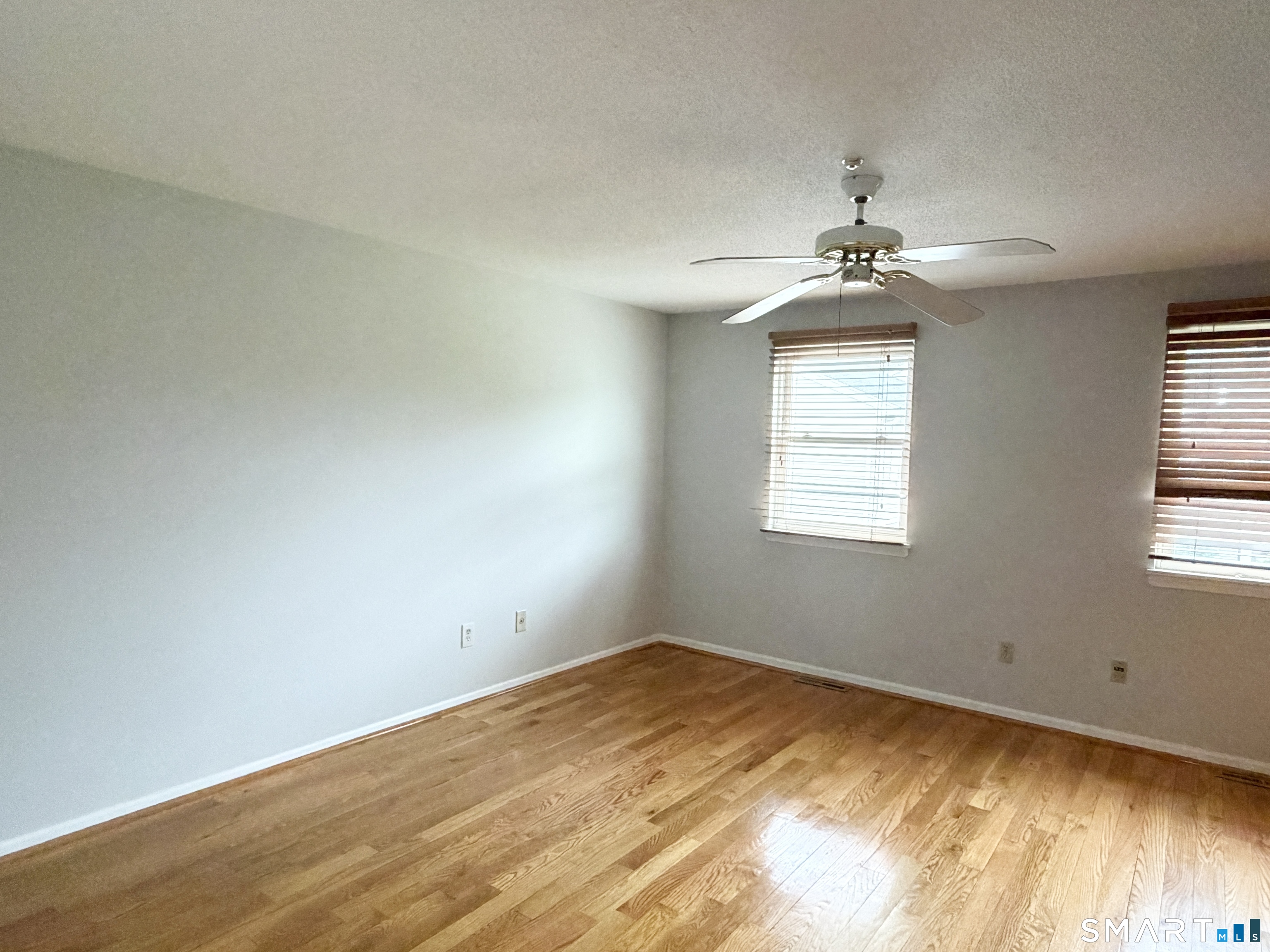 142 East Gate Lane Hamden CT 06514