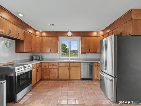 100 Lakeshore Terrace Bridgeport CT 06606