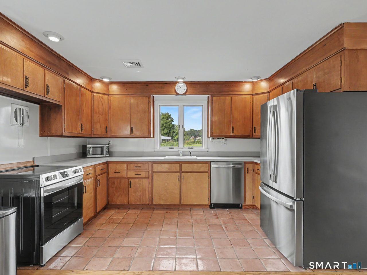 100 Lakeshore Terrace Bridgeport CT 06606