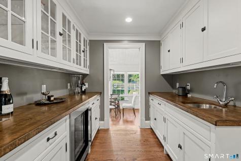 51 Squires Lane New Canaan CT 06840