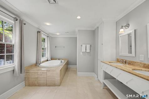 51 Squires Lane New Canaan CT 06840