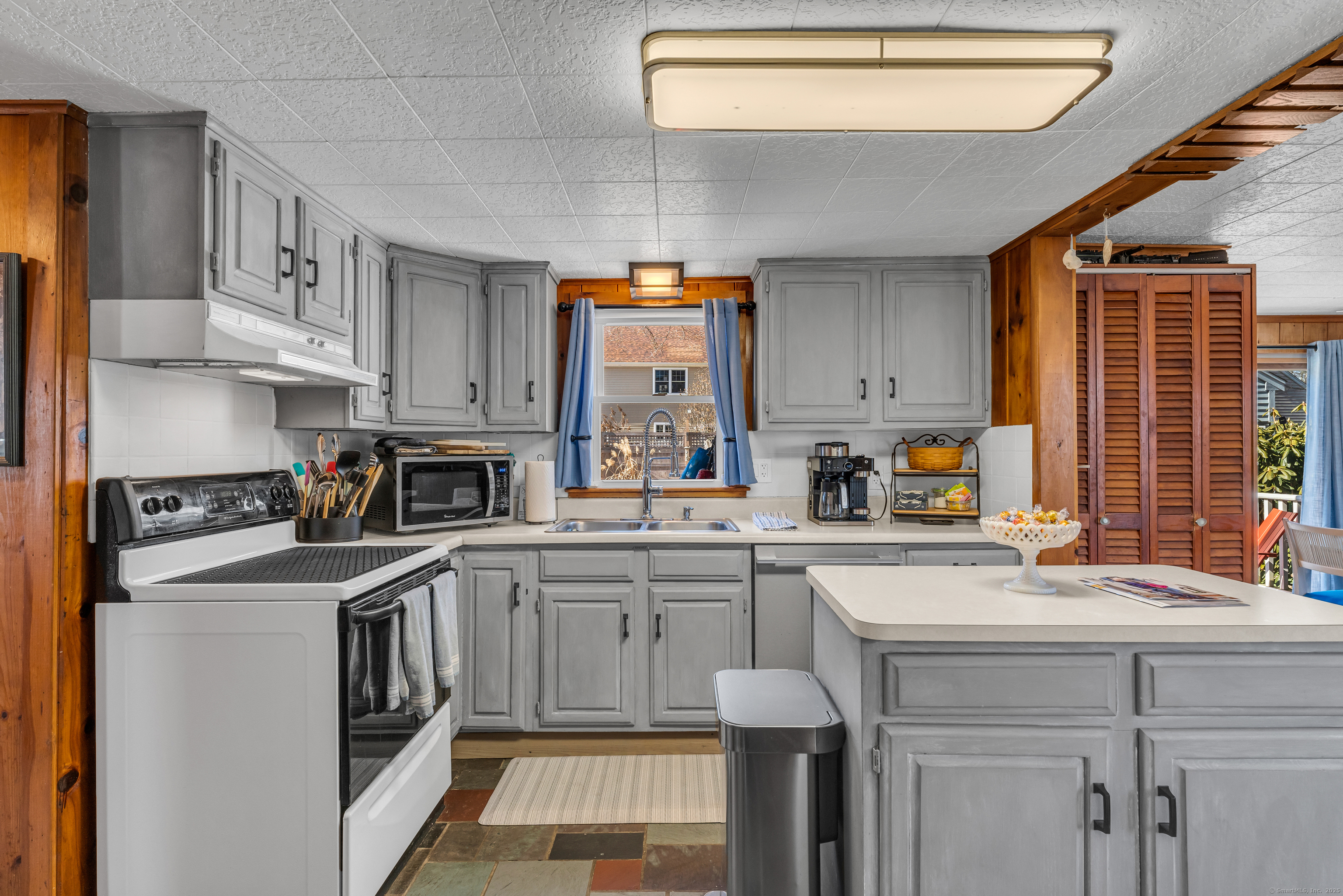 32 Bassett Lane Madison CT 06443
