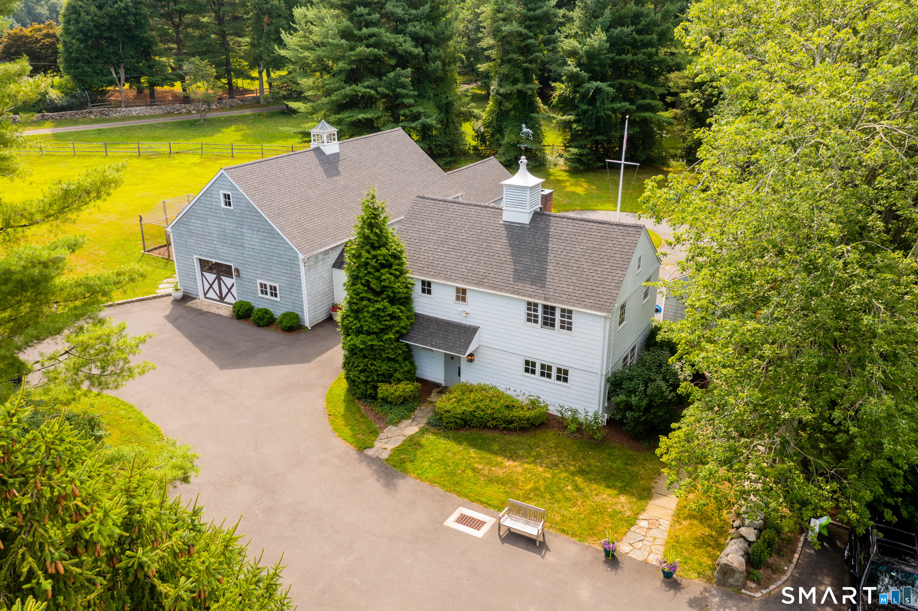 437 Hulls Farm ~Carriage House~ Road Fairfield CT 06890