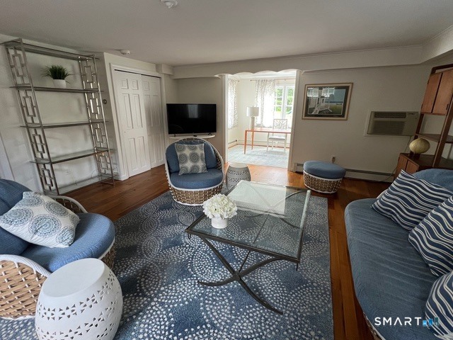 437 Hulls Farm ~Carriage House~ Road Fairfield CT 06890