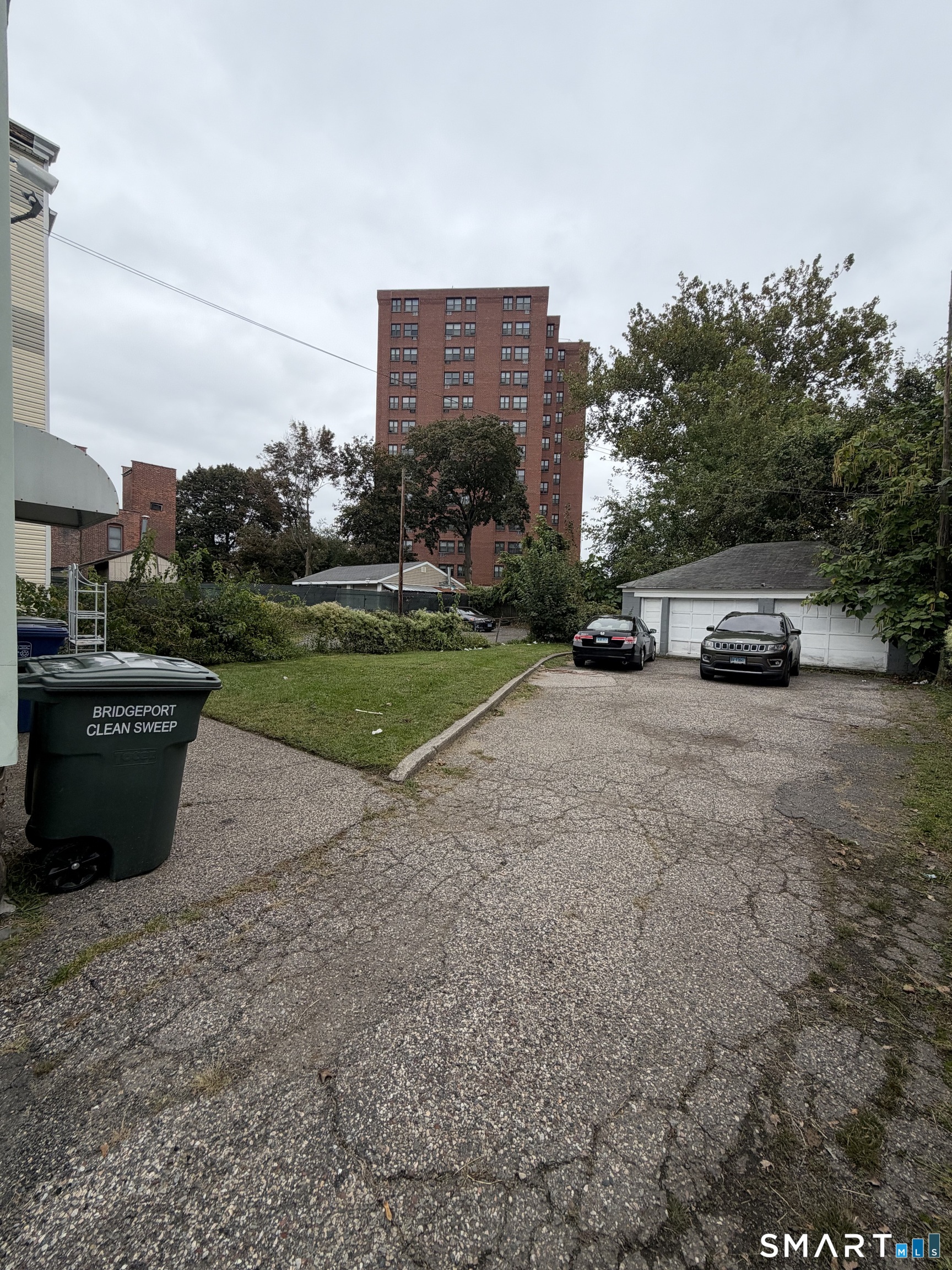 319 Maplewood Avenue Bridgeport CT 06605