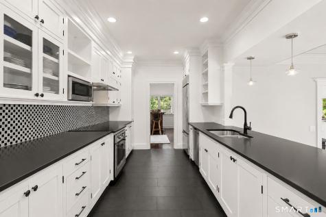 9 Bluewater Hill Westport CT 06880