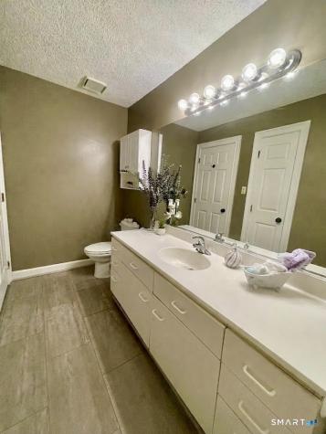 75 Redwood Drive East Haven CT 06512