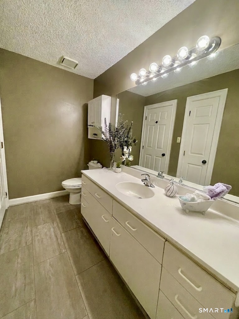75 Redwood Drive East Haven CT 06512