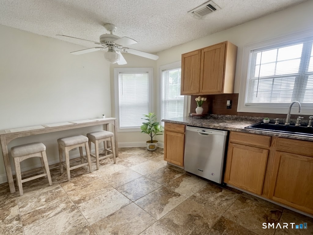 75 Redwood Drive East Haven CT 06512