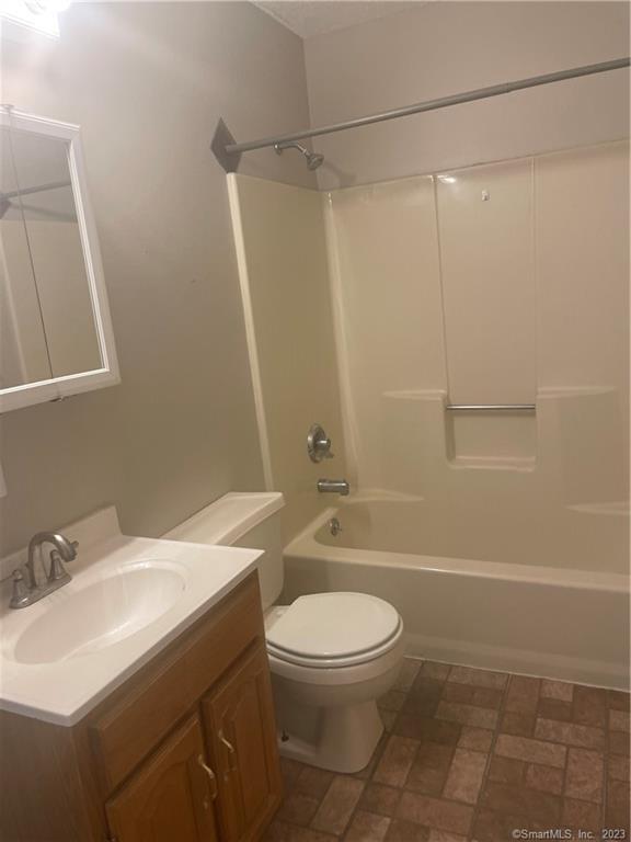 11 Cranberry Hollow Enfield CT 06082