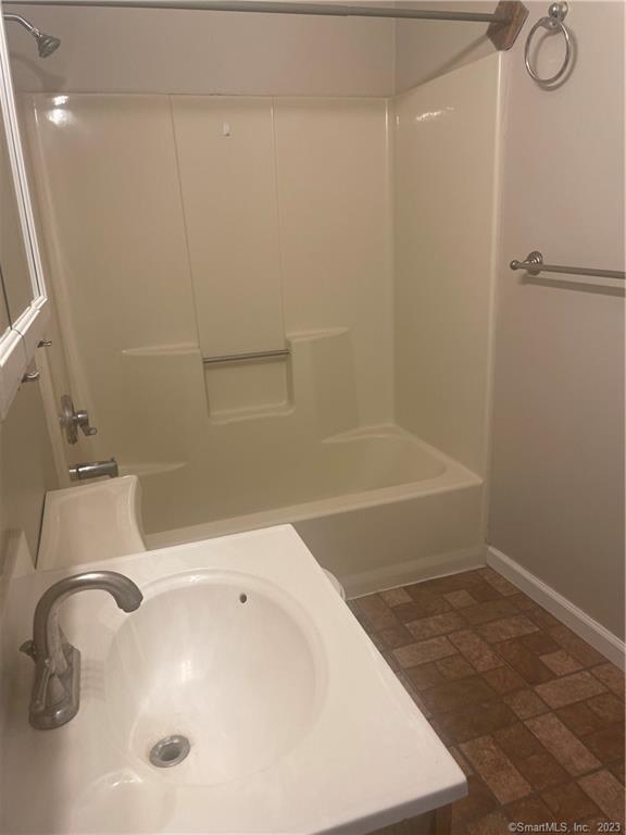11 Cranberry Hollow Enfield CT 06082