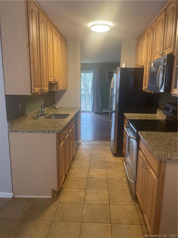 11 Cranberry Hollow Enfield CT 06082