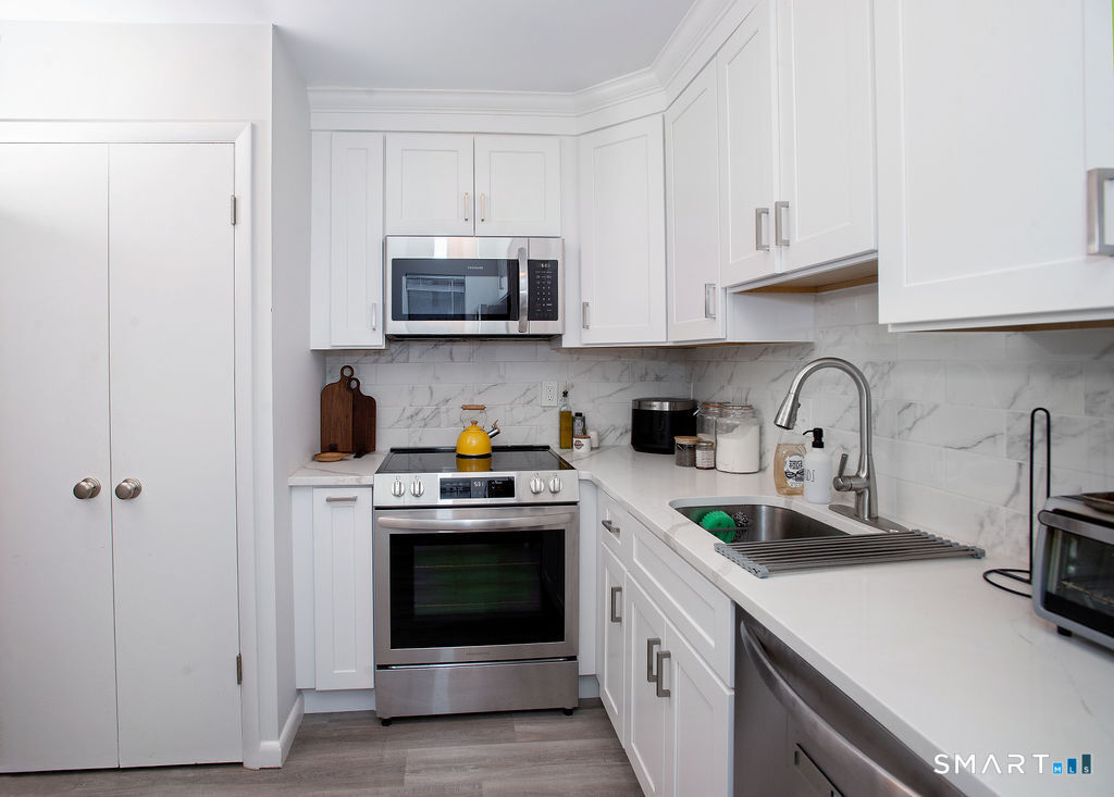 2437 Bedford Street Stamford CT 06905