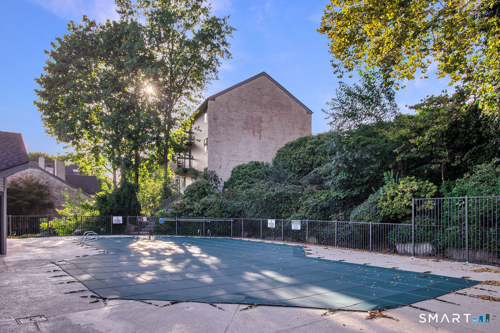 2437 Bedford Street Stamford CT 06905