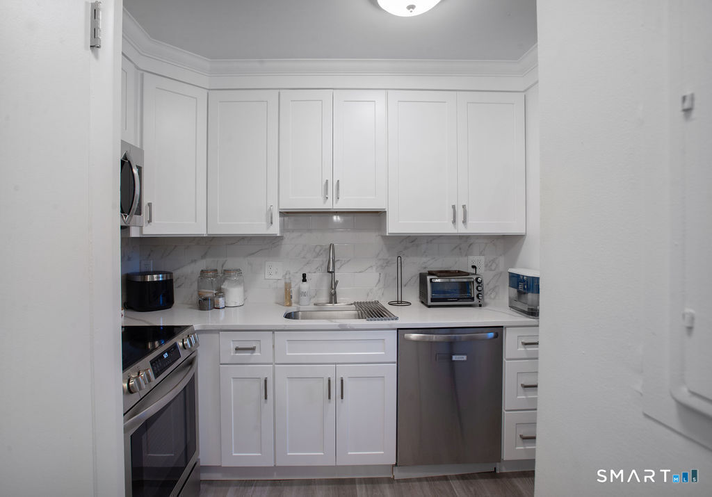 2437 Bedford Street Stamford CT 06905