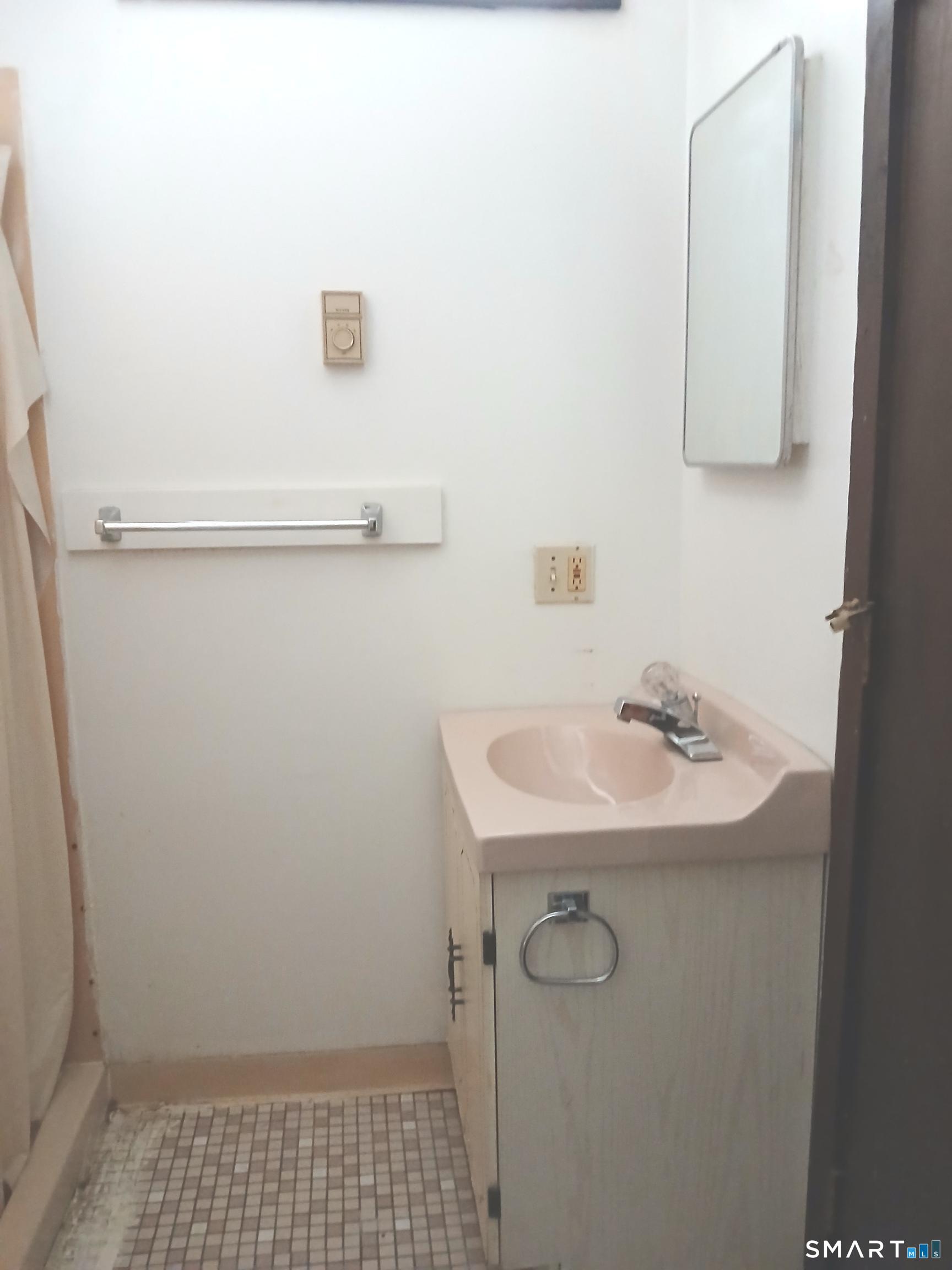 198 Meriden Road Waterbury CT 06705