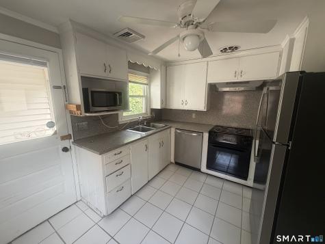 16 Harding Avenue Newington CT 06111