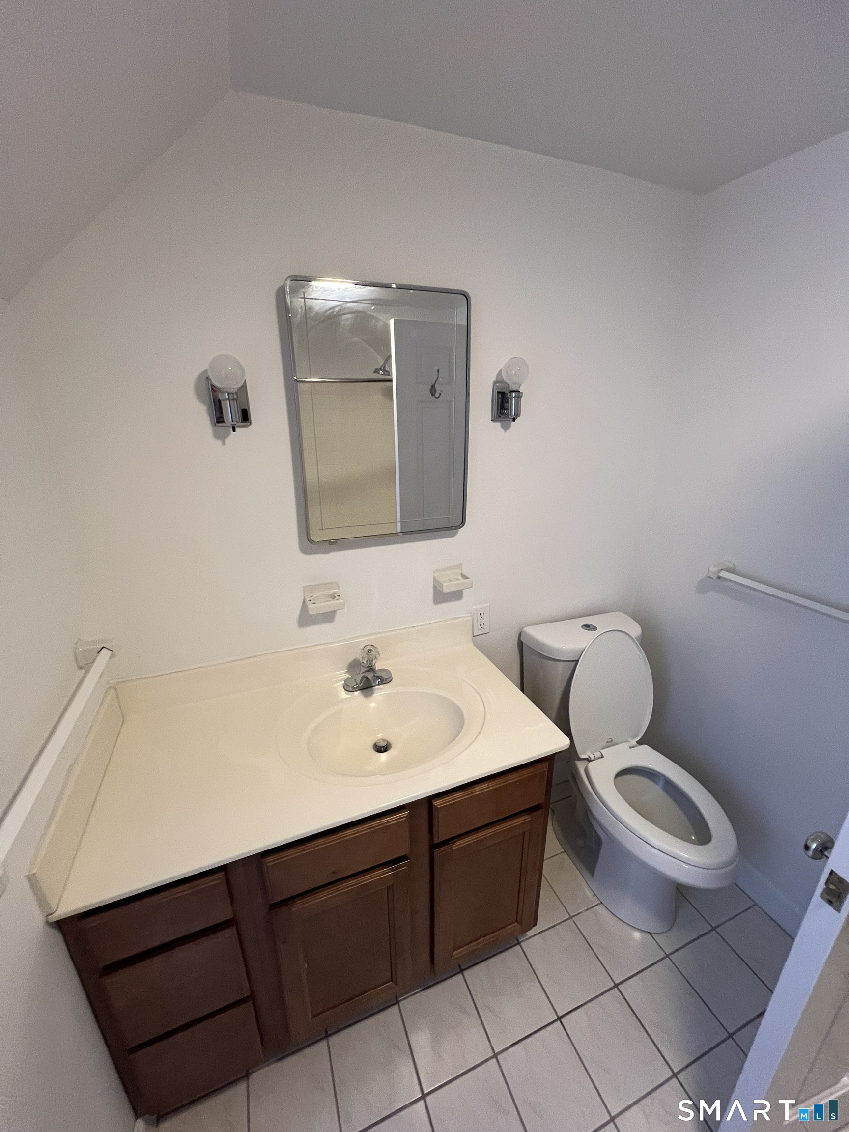 2 High Street Farmington CT 06032