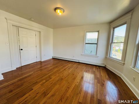 32 Walnut Avenue Waterbury CT 06704