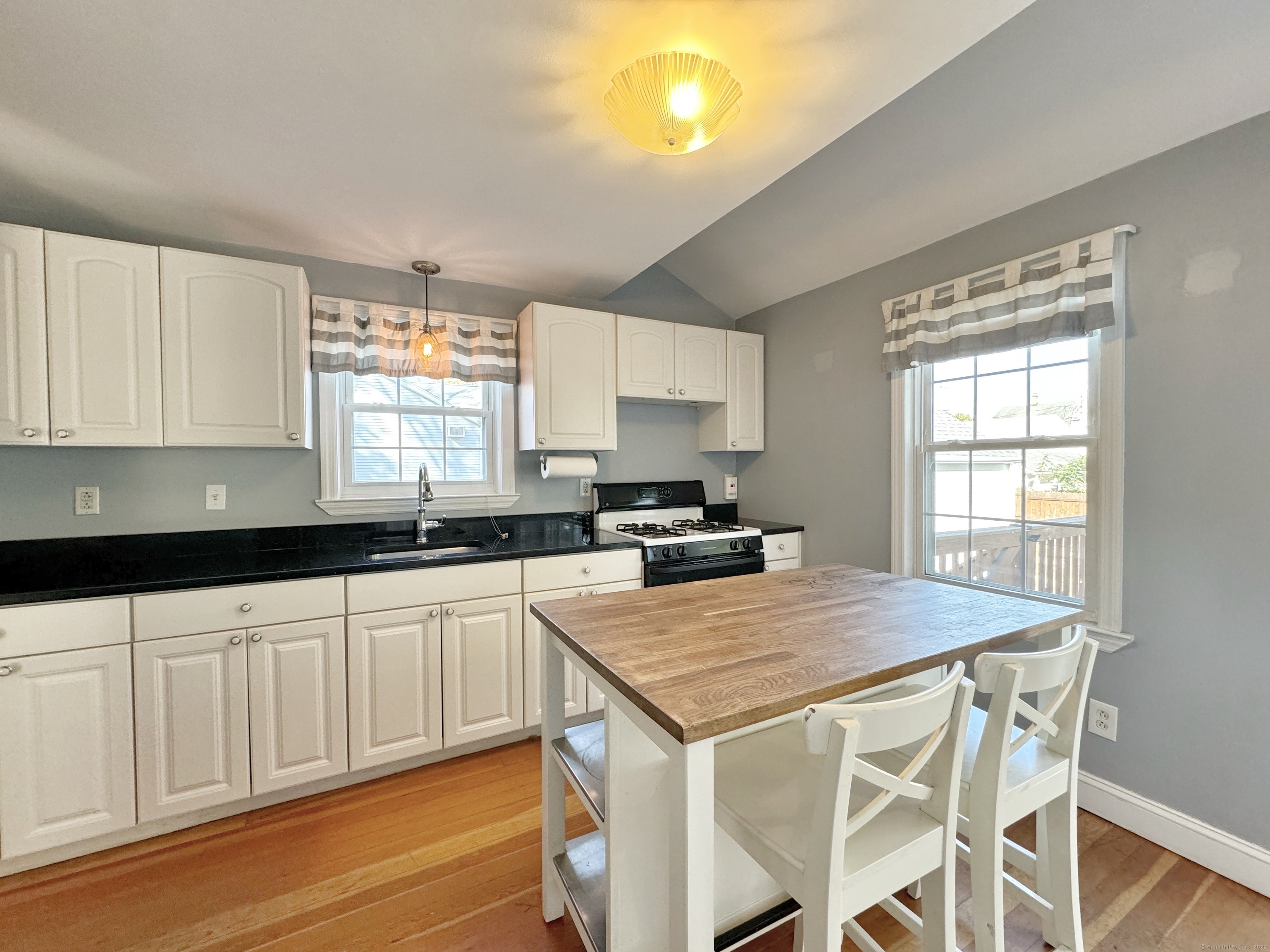 84 Sunnyridge Avenue Fairfield CT 06824