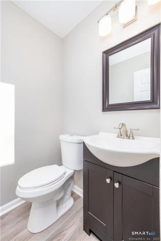 266 Conestoga Way Glastonbury CT 06033