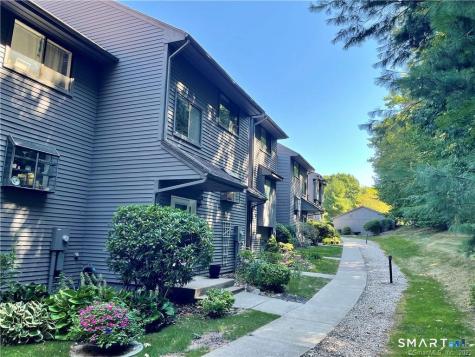 266 Conestoga Way Glastonbury CT 06033