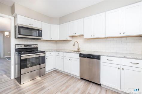 266 Conestoga Way Glastonbury CT 06033