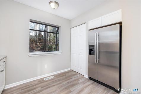 266 Conestoga Way Glastonbury CT 06033