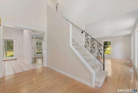 15 Blue Ridge Lane North Haven CT 06473
