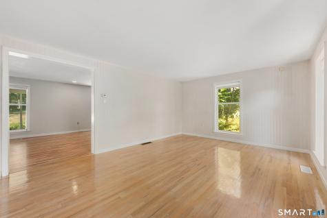 15 Blue Ridge Lane North Haven CT 06473