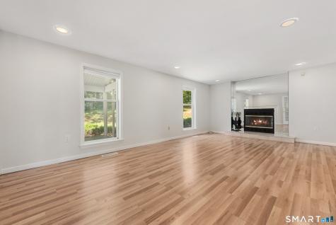 15 Blue Ridge Lane North Haven CT 06473