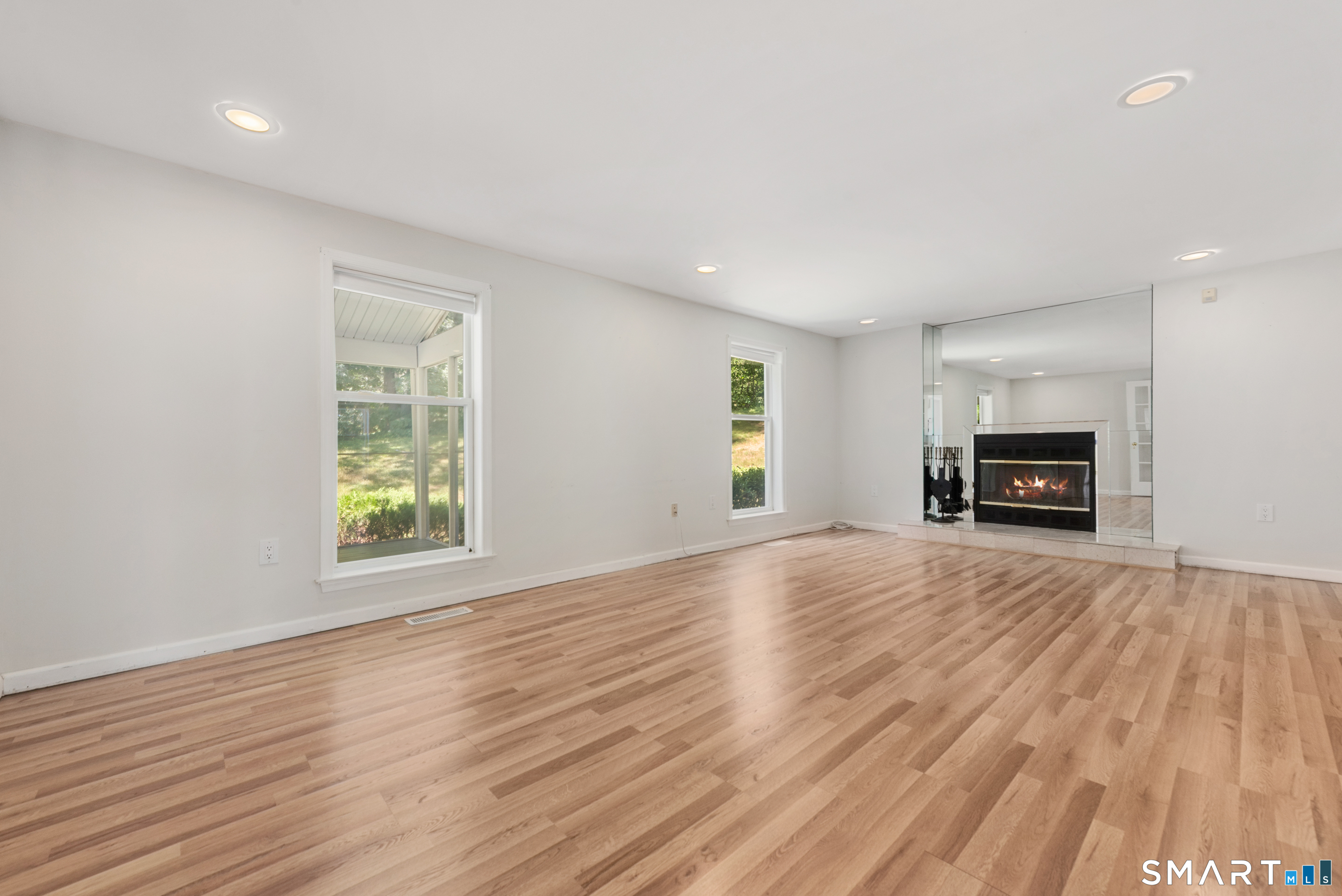 15 Blue Ridge Lane North Haven CT 06473