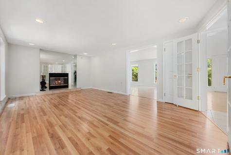 15 Blue Ridge Lane North Haven CT 06473