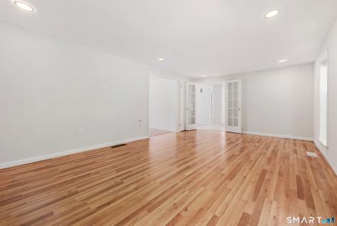 15 Blue Ridge Lane North Haven CT 06473