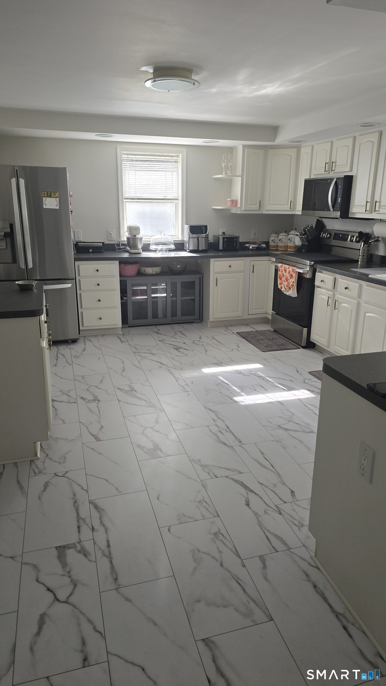 15 Blue Ridge Lane North Haven CT 06473