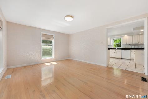 15 Blue Ridge Lane North Haven CT 06473