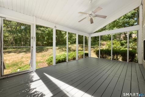 15 Blue Ridge Lane North Haven CT 06473