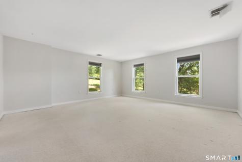 15 Blue Ridge Lane North Haven CT 06473