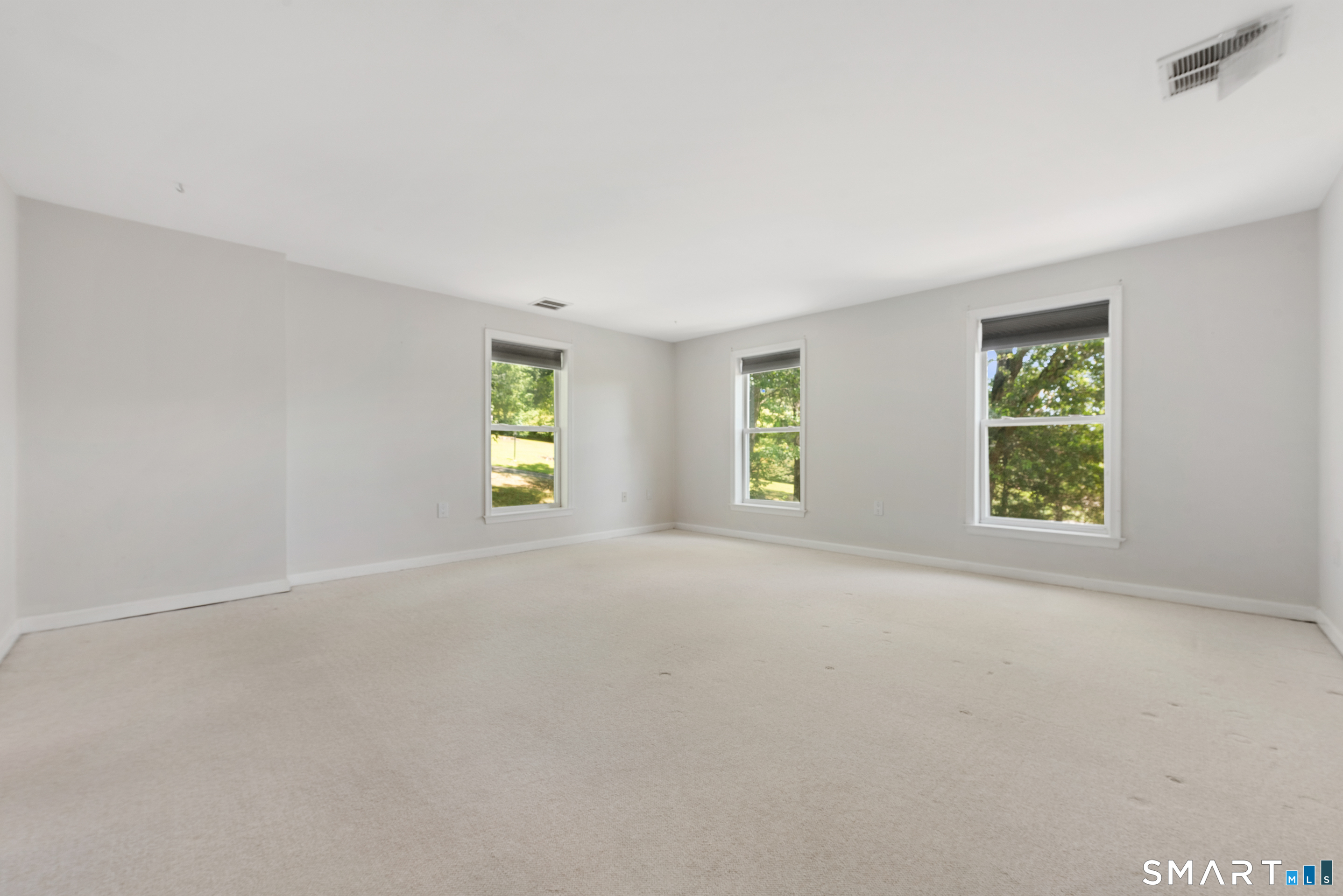 15 Blue Ridge Lane North Haven CT 06473