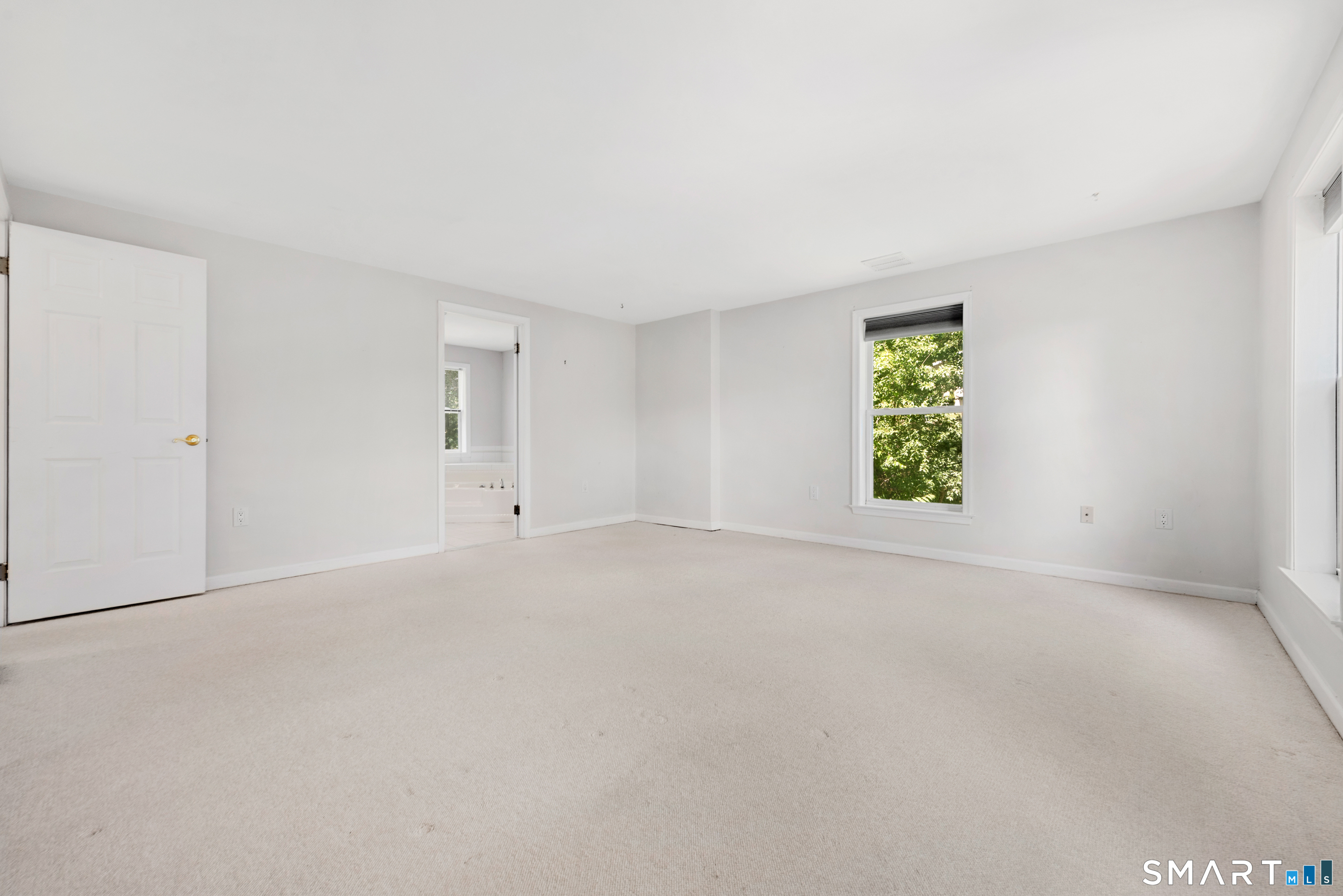 15 Blue Ridge Lane North Haven CT 06473