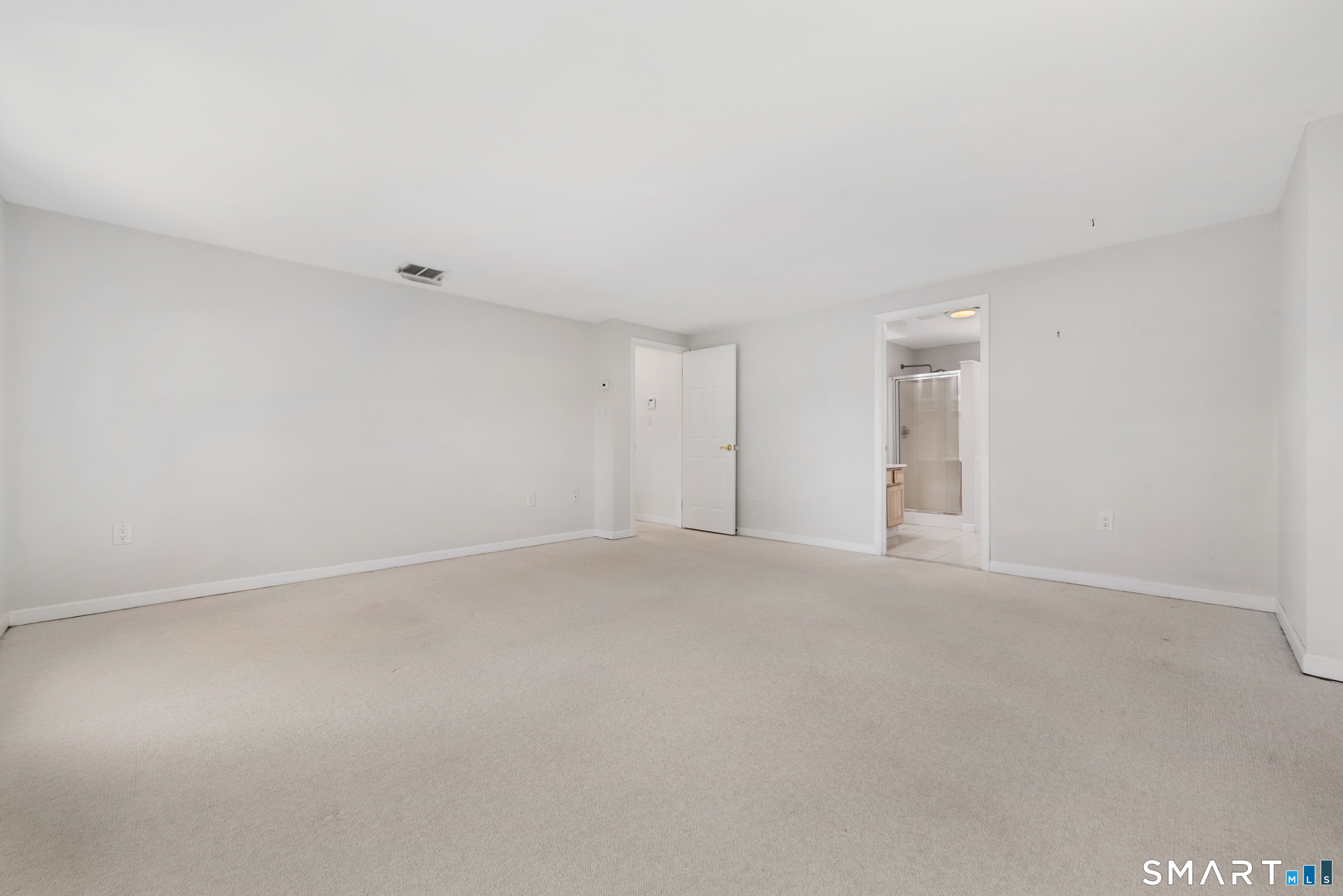 15 Blue Ridge Lane North Haven CT 06473