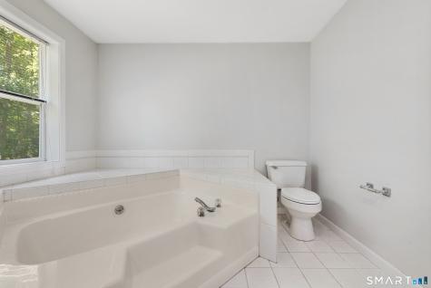15 Blue Ridge Lane North Haven CT 06473